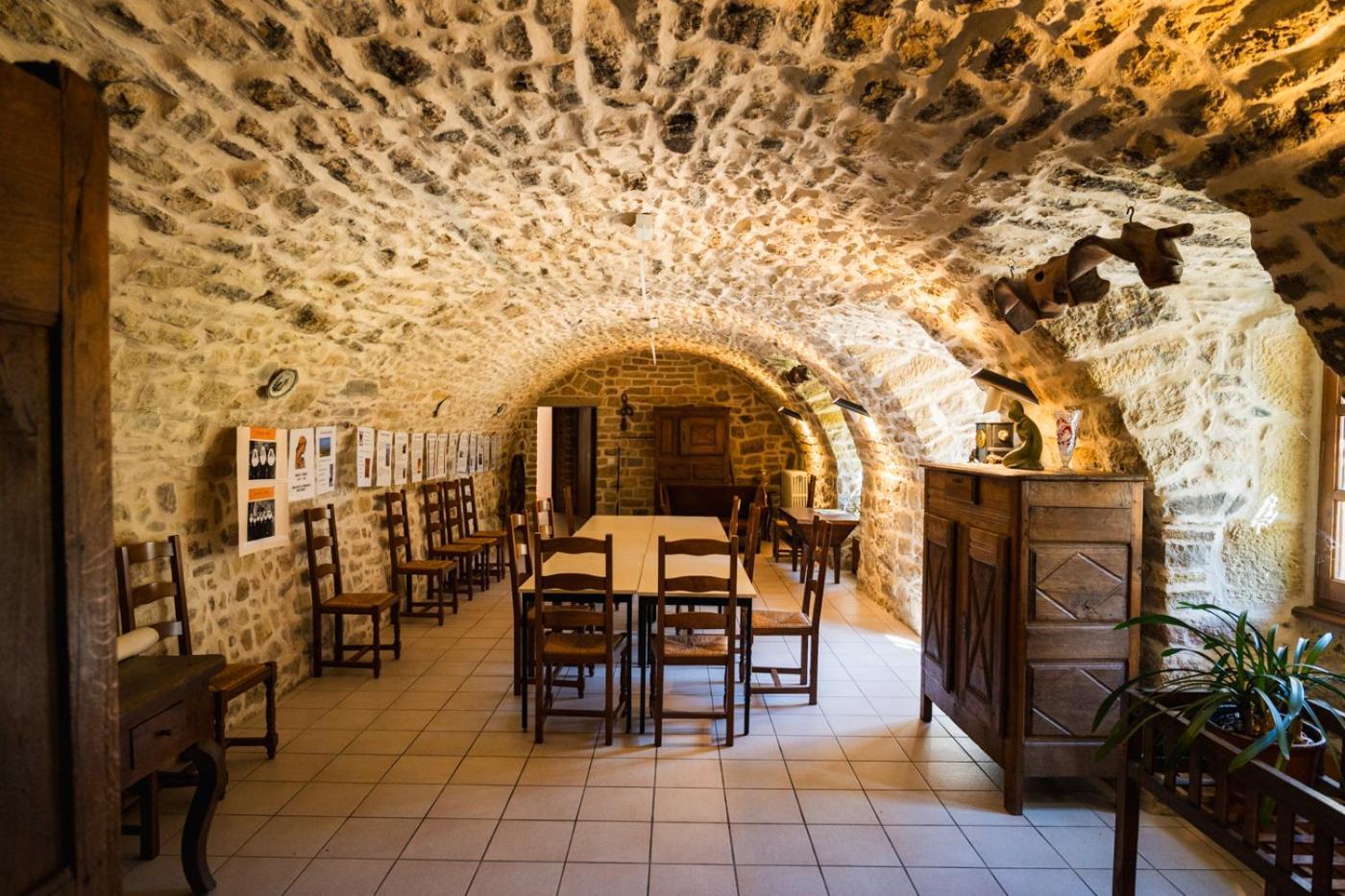 Hotel Accueil Du Couvent De Malet Saint-Côme-dʼOlt Esterno foto