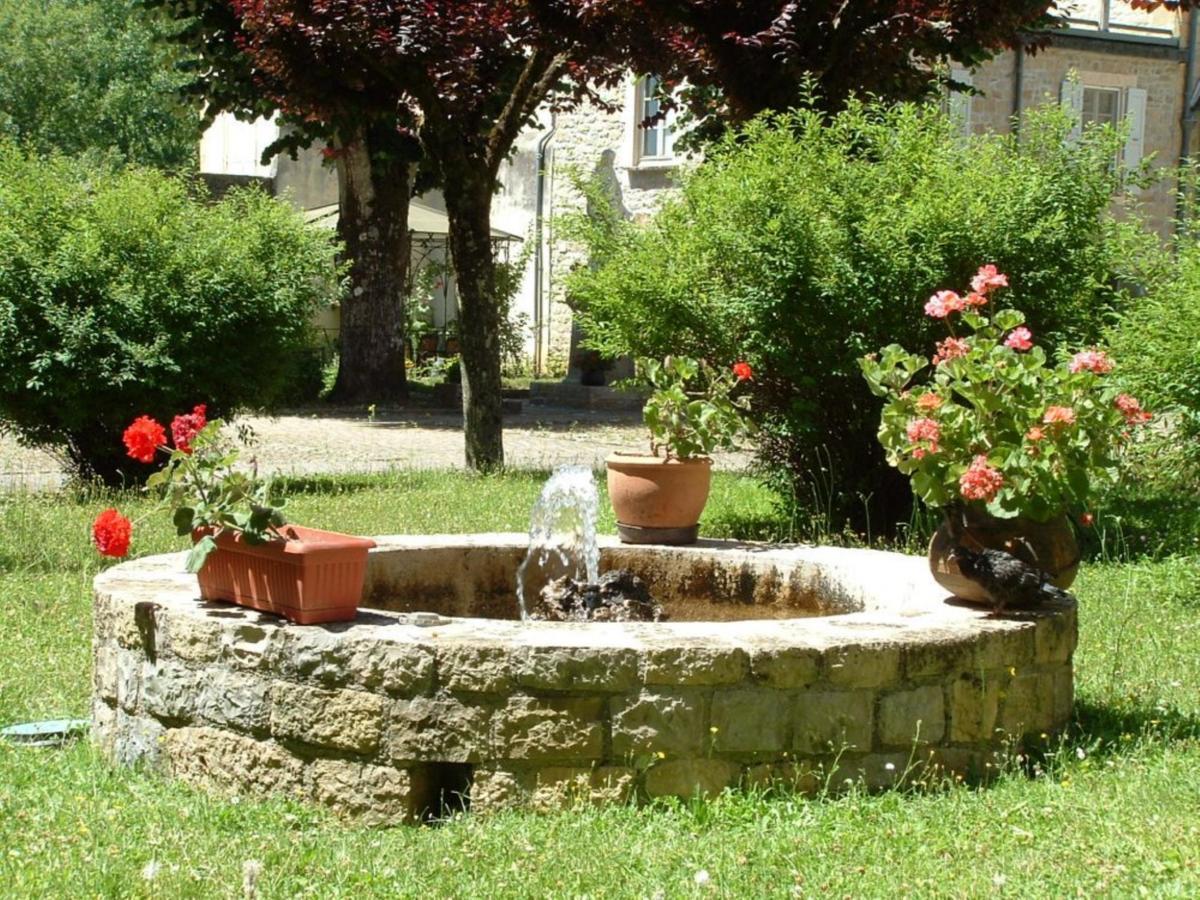 Hotel Accueil Du Couvent De Malet Saint-Côme-dʼOlt Esterno foto